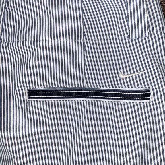 EUC WOMEN’S NIKE GOLF SIZE 6 PINSTRIPED SHORTS - Picture 2 of 7